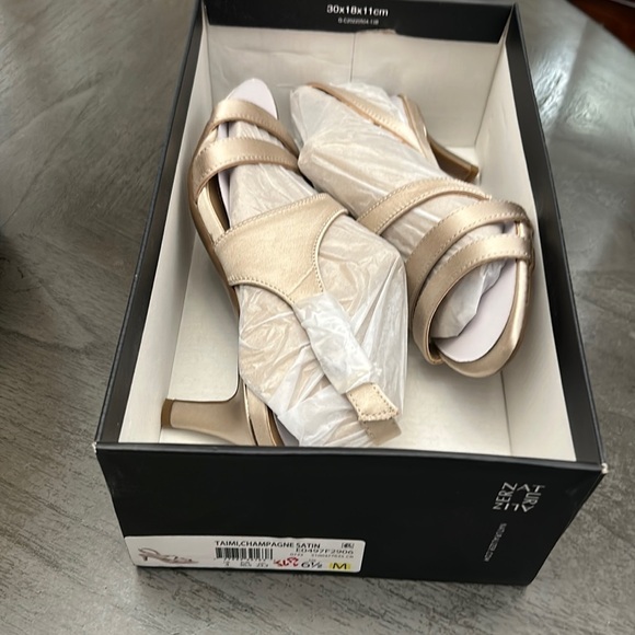 Naturalizer Taimi Heeled Sandal - Picture 2 of 8